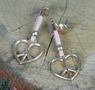 Boucles d'oreilles cœur rose clair (1 pc)