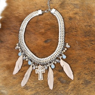 Collier de Luxe Beige/Crème avec Croix (1 pc)