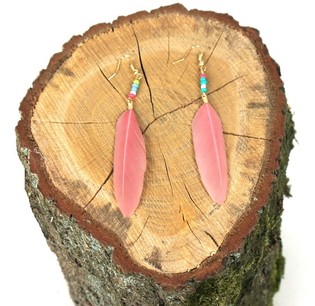 Boucles d'oreilles style Ibiza avec plume - Rose poudré (1 pce)