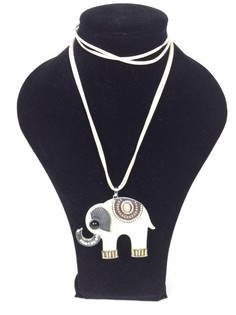 Collier avec Éléphant Crème (1 pc)