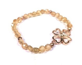 Bracelet Style Ibiza Taupe avec Trèfle (1 pc)