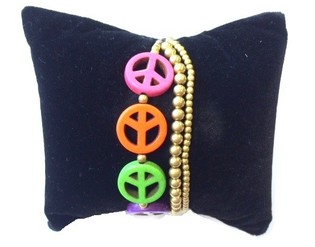 Bracelet coloré style Ibiza avec signes peace (1 pc)
